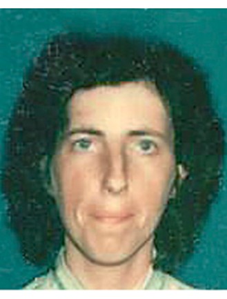 Mme Linda Hall