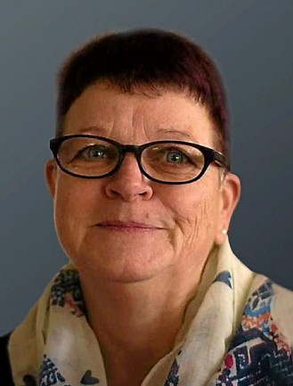 Mme Josette Naud