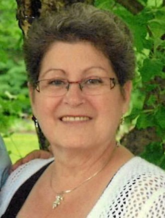 Mme Yvette Racine