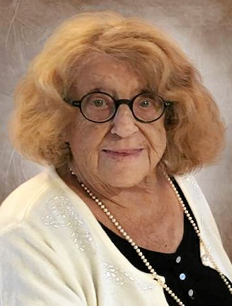Mme Solange Perron