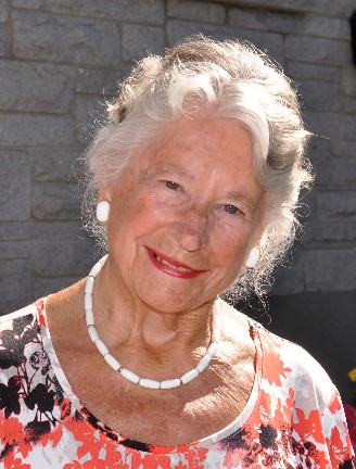 Madeleine Morneau (née Deschamps)