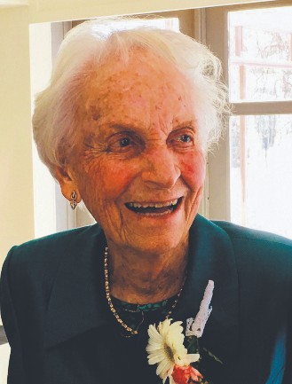 Mme Lucille Fontaine Wakefield