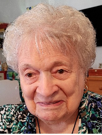 Gilberte St-Onge (née Quenneville)