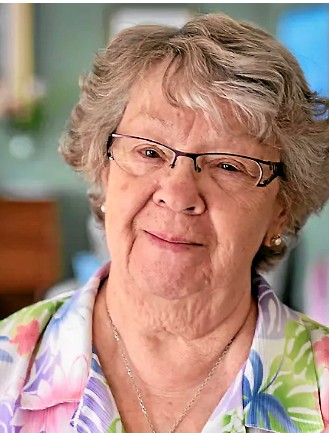 Paulette Proulx (née Presseau)