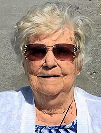 Mme Carmen Côté Reinhardt
