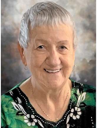 Mme Aline Saumure (née Groulx)