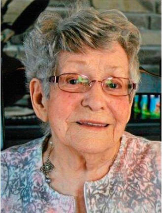 Jacqueline (née Pétrin) St-Arneault