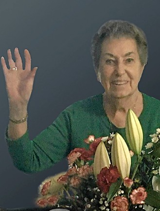 Mme Estelle Lachance