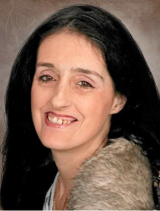Mme Nicole St-Germain