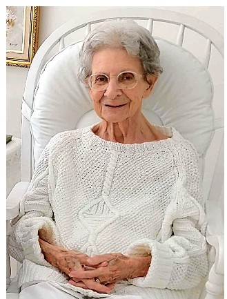 Mme Jeannine Spain