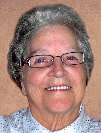 Mme Annette Côté Larouche