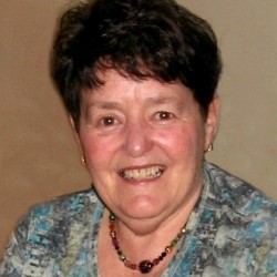 Marielle Desroches (née Hallé)