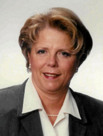 Mme Nicole Plouffe