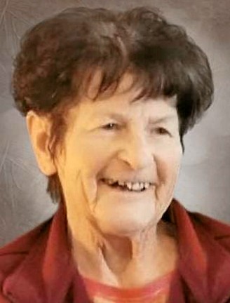 Mme Jenny Côté