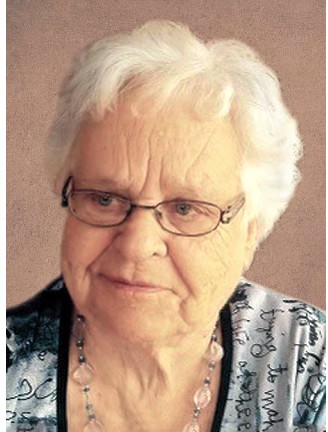 Mme Andréa St-Amand