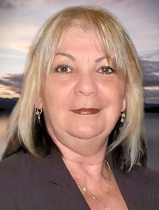 Mme Lise Corneau