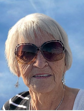 Mme Laurette Therrien (née Choinière)