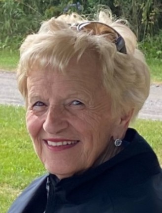 Jacqueline Dagenais (née Bélair)