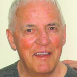 CHASSÉ PIERRE