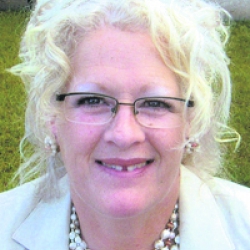 COURTEAU LINDA