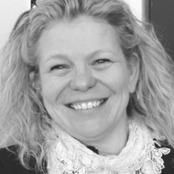 PARÉ Isabelle