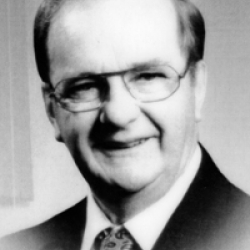 SHIELDS GÉRARD