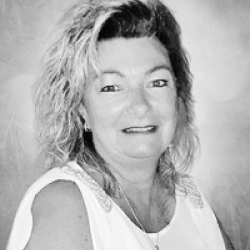 CARMICHAEL Manon