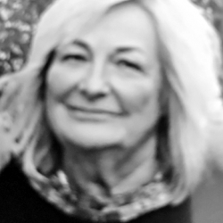 MASTERS, Suzanne